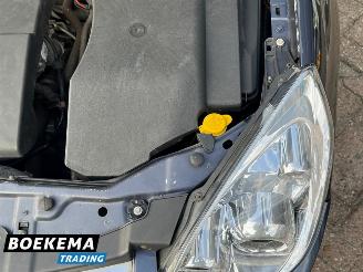 Opel Signum 2.2 16V Executive 155PK Aut Navi Cruise PDC Trekh. picture 12