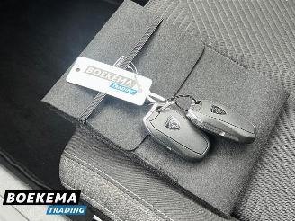 Peugeot 308 SW 1.6 Plug-in Hybrid 180 Navi Cruise Climate Trekh. PDC picture 30