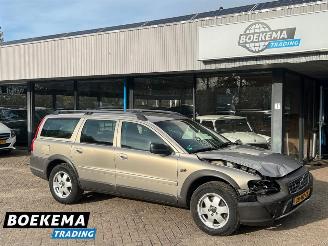 Unfallwagen Volvo Xc-70 2.4 T Comfort Line 200 PK Leder Airco Cruise Trekh. 2002/1