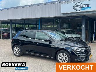 Voiture accidenté Renault Mégane 1.3 TCe 140PK Limited LED Keyless Navigatie Climate Cruise 2018/7