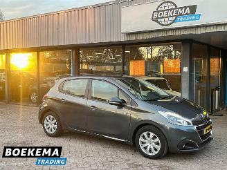 skadebil auto Peugeot 208 1.2 PureTech Blue Lion Navi Airco Cruise PDC Trekh. 2016/4