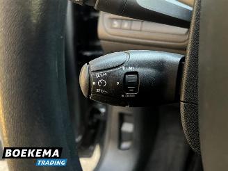 Peugeot 208 1.2 PureTech Blue Lion Navi Airco Cruise PDC Trekh. picture 24