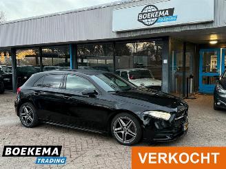Schadeauto Mercedes A-klasse 180 Business Solution AMG ACC Navigatie Camera Stoelverw Zwarte-Hemel 2019/9