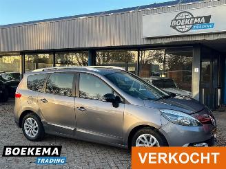 krockskadad bil auto Renault Grand-scenic 1.5 dCi Limited 7-Pers Climate Cruise PDC 2015/4
