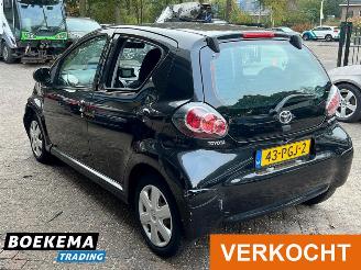 Toyota Aygo 1.0-12V Navigator Automaat Airco 5-Deurs picture 3