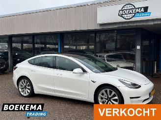 Auto incidentate Tesla Model 3 Long Range AWD 75 kWh BTW Autopilot Glazen dak 2019/5