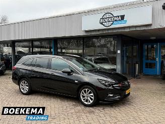 krockskadad bil auto Opel Astra Sports Tourer 1.4 Innovation 150PK Keyless Navigatie Elektrische Klep 2019/4