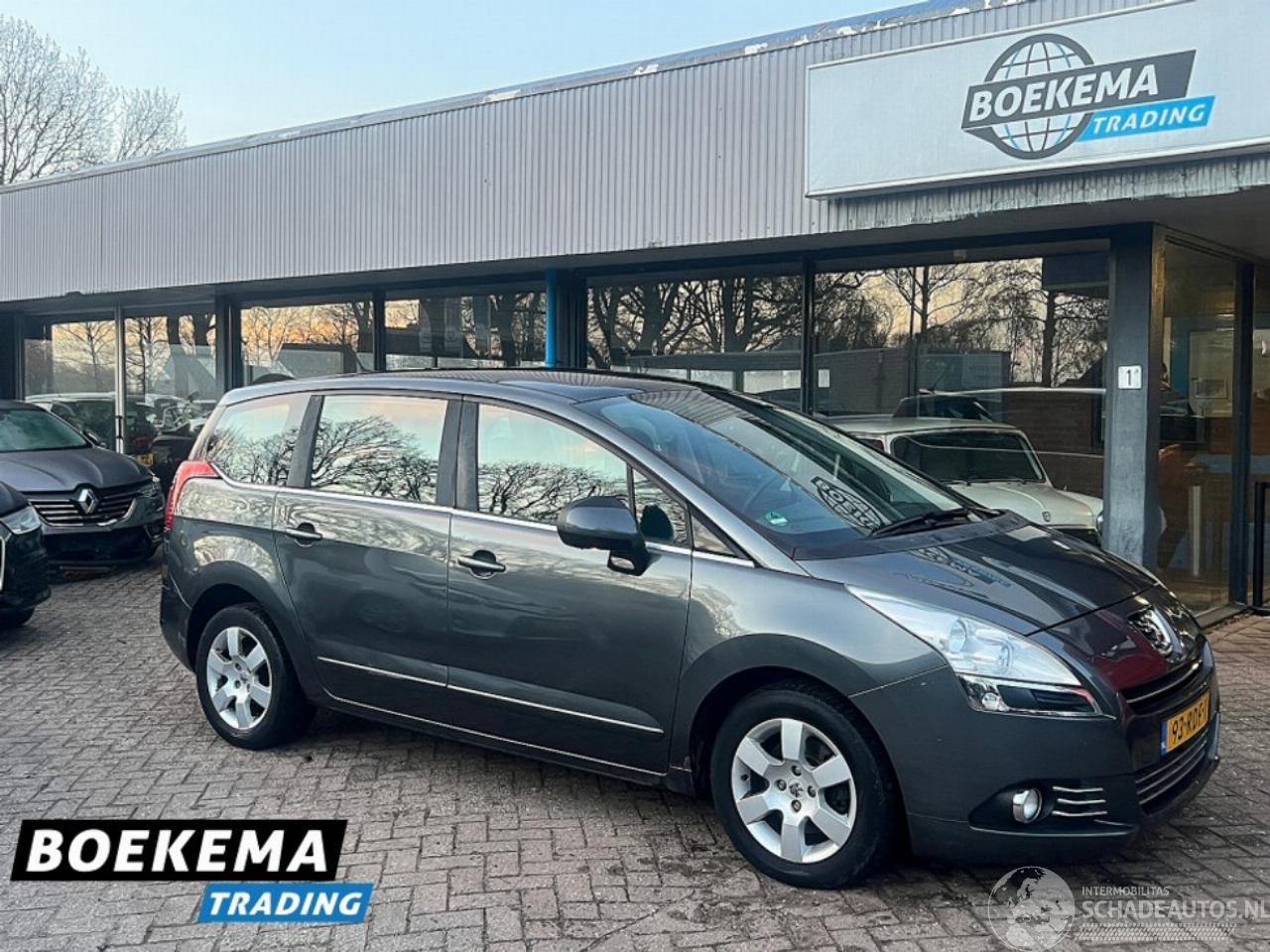 Peugeot 5008 1.6 THP ST Aut Panorama Navigatie Climate Cruise PDC Glazen dak