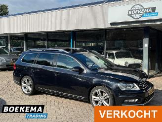 Vaurioauto  passenger cars Volkswagen Passat Variant 1.4 TSI R-Line Aut Pano Leer Climate stoelverw. 2014/3