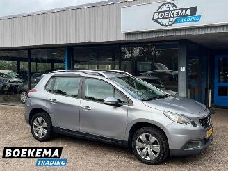 damaged passenger cars Peugeot 2008 1.2 PureTech Automaat Navi Cruise PDC 2017/4