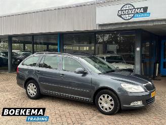 uszkodzony samochody osobowe Skoda Octavia Combi 1.2 TSI Ambition Xenon Cruise Airco 2012/4