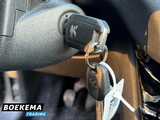 Peugeot 208 1.2 PureTech Style Navi Climate Cruise PDC picture 28