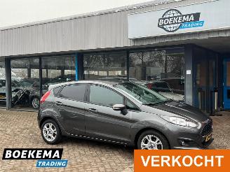 skadebil auto Ford Fiesta 1.5 TDCi Titanium Stoelverw. Climate PDC Trekhaak 2016/2