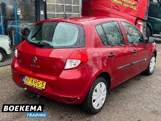 Renault Clio 1.2 TCe 101PK Special Line 5-Drs Navi Airco Trekh. picture 2