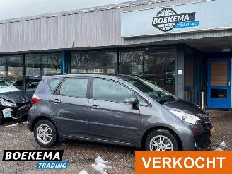 krockskadad bil auto Toyota Verso S 1.3 VVT-i Aspiration Automaat Airco Camera 2011/3