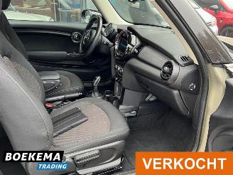 Mini Cooper 1.5 Automaat Keyless Led Navi Cruise Airco picture 18