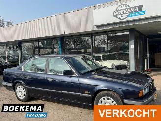 Vaurioauto  passenger cars BMW 5-serie 520i Executive 6-Cilinder Airco 1995/8