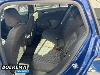 Opel Astra Sports Tourer 1.2 Edition Navigatie Cruise Climate picture 16