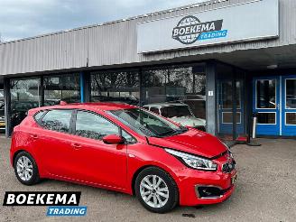 krockskadad bil auto Kia Cee d cee'd 1.0 T-GDi ComfortPlusLine Cruise-Control Navi Airco 2018/8
