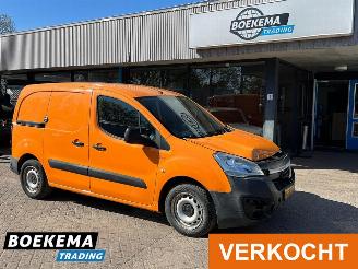 krockskadad bil bedrijf Peugeot Partner 120 1.6HDi Premium Airco Cruise PDC 2018/4