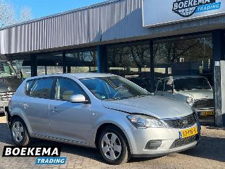 škoda osobní automobily Kia Cee d cee'd 1.4 CVVT X-tra Airco 5-Deurs 2011/6