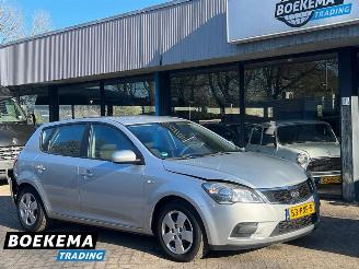 skadebil auto Kia Cee d cee'd 1.4 CVVT X-tra Airco 5-Deurs 2011/6