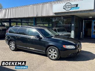 skadebil auto Volvo V-70 2.5T Kinetic 230PK Automaat Leer Navigatie Cruise 2010/9