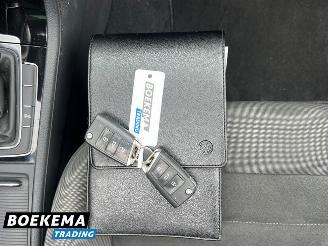 Volkswagen Golf 1.4 TSI Highline DSG Panorama Virtual Stoel/Stuurverw Massage Camera Trekhaak picture 22