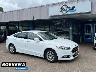 Damaged car Ford Mondeo 2.0 IVCT HEV Titanium Climate Cruise PDC 2016/9
