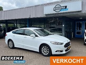 Vaurioauto  passenger cars Ford Mondeo 2.0 IVCT HEV Titanium Climate Cruise PDC 2016/9