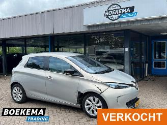 damaged passenger cars Renault Zoé Q210 Zen Quickcharge KOOPACCU 22 kWh 2014/5
