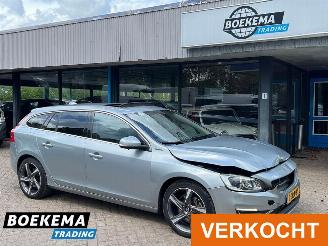 Damaged car Volvo V-60 2.4 D6 AWD Plug-In Hybrid Summum Navigatie Memory Keyless Trekhaak 2015/3