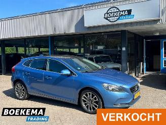 Auto incidentate Volvo V-40 2.0 D4 Summum Business Glazen Dak Navigatie Cruise 2014/7