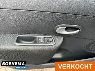 Renault Clio 1.5 dCi Collection Airco Cruise 5-Deurs Trekhaak picture 15