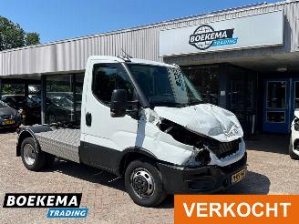 krockskadad bil bedrijf Iveco Daily 40C18 3.0 BE-Trekker Automaat Veldhuizen Euro6 2024/9