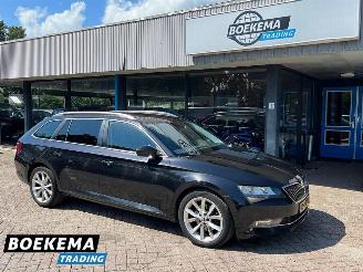 Unfallwagen Skoda Superb Combi 1.8 TSI 180PK Style Business DSG CantonSound Keyless Navigatie 2017/1