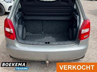 Skoda Fabia 1.6-16V Ambiente Automaat Airco Stoelverwarming PDC Trekhaak picture 10