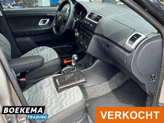 Skoda Fabia 1.6-16V Ambiente Automaat Airco Stoelverwarming PDC Trekhaak picture 18