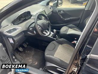 Peugeot 208 1.2 VTi Oxygo Cruise Navi Clima Trekhaak picture 11