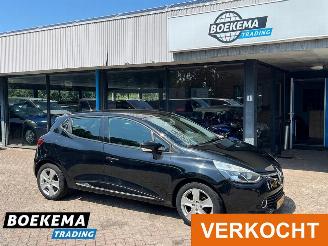 Schadeauto Renault Clio 0.9 TCe Expression Navi Cruise-Control Airco 2013/9