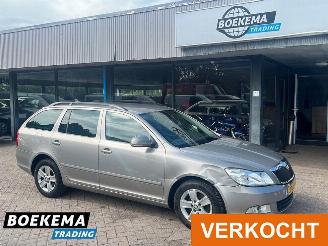 krockskadad bil auto Skoda Octavia Combi 1.6 TDI Business Line Navi Clima Elektrische ramen 2011/6