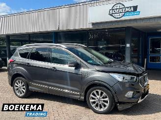 Vaurioauto  passenger cars Ford Kuga 1.5 EcoBoost Vignale 180PK Stoel- en stuur verwarming MemoryNavi 2018/1