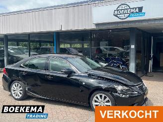 uszkodzony samochody osobowe Lexus IS 300h 25th Edition Stoelverwarming Navigatie Parkeercamera 2016/5