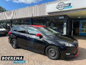 Ford Focus Wagon 1.5 Black Edition 150PK Navigatie Climate Cruise picture 1