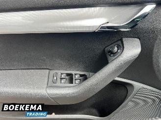 Skoda Octavia Combi 1.2 TSI Businessline Automaat Navi Cruise Clima picture 11
