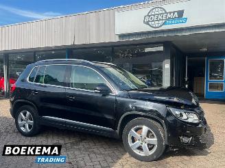 Vaurioauto  passenger cars Volkswagen Tiguan 1.4 TSI R-Line Panorama Navigatie Leer Stoelverwarming 2014/1