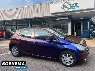 Schadeauto Peugeot 208 1.2 e-VTi Active Automaat Cruise Airco 2014/3
