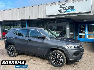 Schadeauto Jeep Compass 4xe 190 PHEV Altitude Winterpakker 360 Camera 2024/8