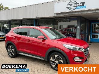 krockskadad bil auto Hyundai Tucson 1.6 T-GDi Premium Leer Stoelverwarming Camera Navigatie 2017/12