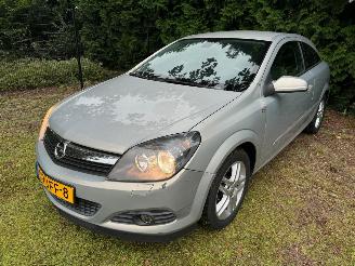  Opel Astra GTC 2009/4